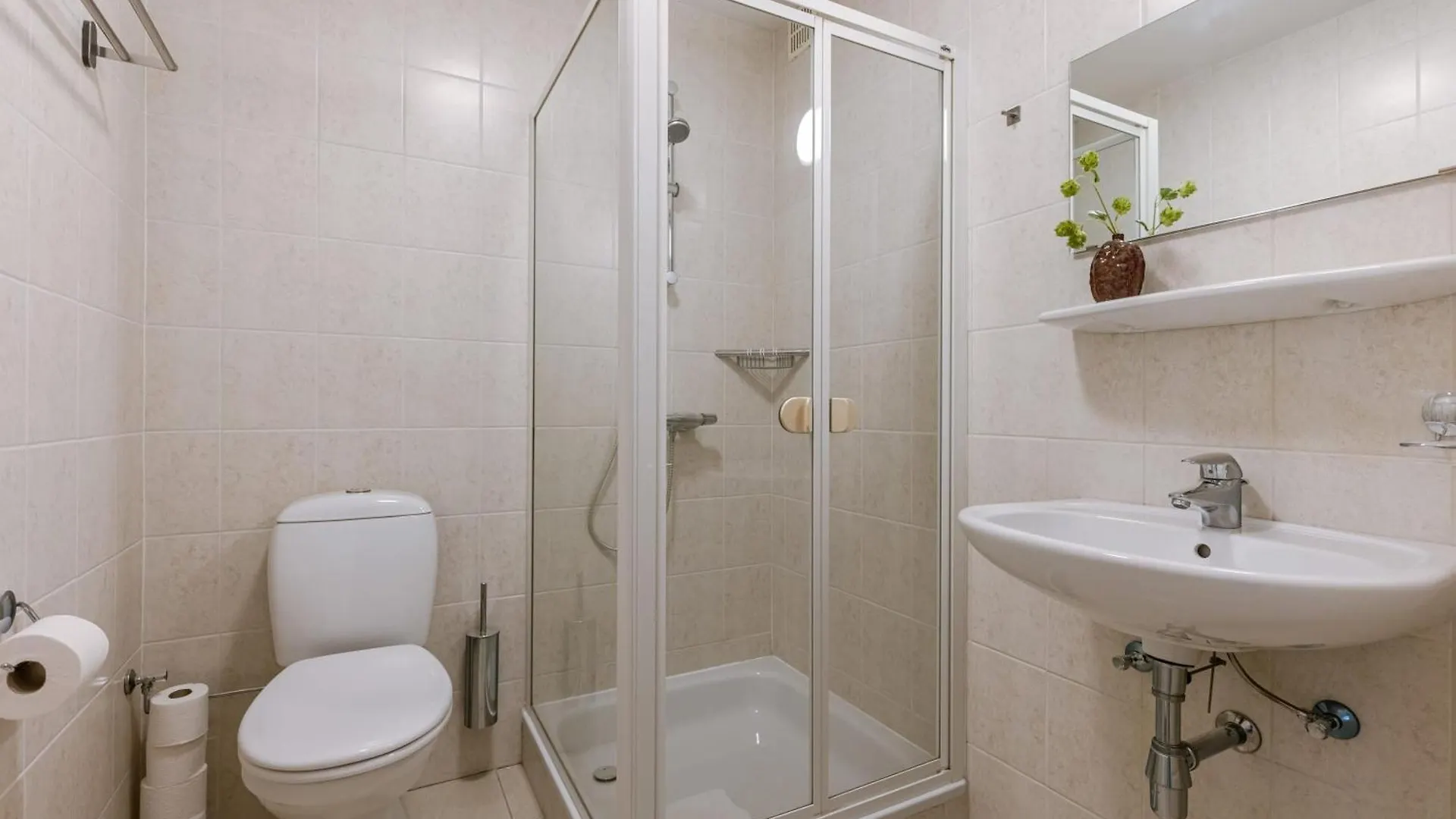 Huswell - Lovely Apartment In The Heart Of Ostend 0*,